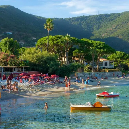 Goelia Le Domaine De La Pinede Resort 4*
