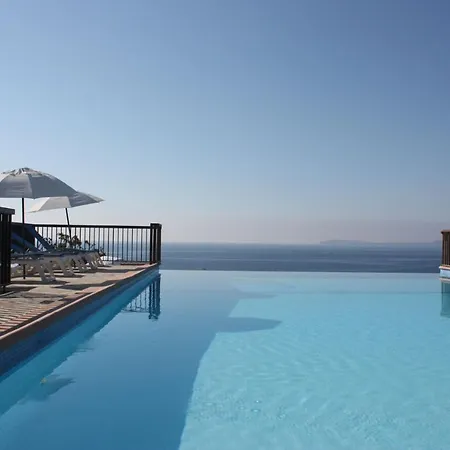 Goelia Le Domaine De La Pinede 4*